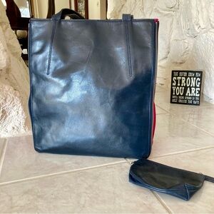 NWOT Levenger Deep Navy Leather Expandable Tote with Suede Inset
